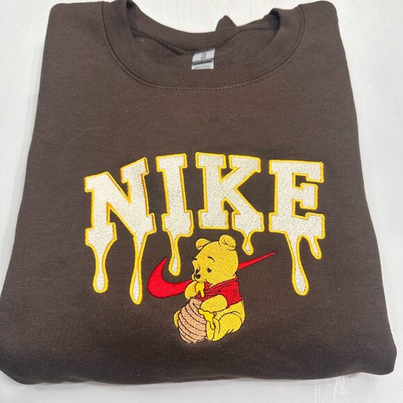 Nike Winnie The Pooh Embroidered Adult Unisex Crewneck Sweatshirt Honey Drip - Picture 3 of 11